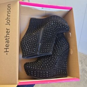 Sheikh shoes, platform wedged heels, matte black, rhinestone studs, size 8.5